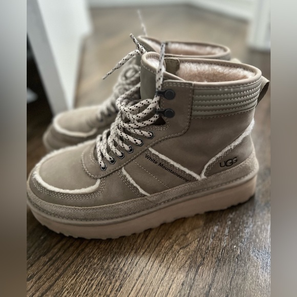 MENS UGG X WHITE MOUNTAINEERING HIGHLAND SPORT DUNE BOOTS - LMTD EDITION - Picture 4 of 8